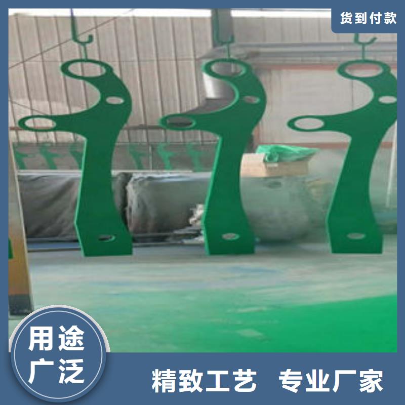 201不銹鋼復(fù)合管橋梁護欄立柱好廠家有擔(dān)當(dāng)當(dāng)?shù)厣a(chǎn)商