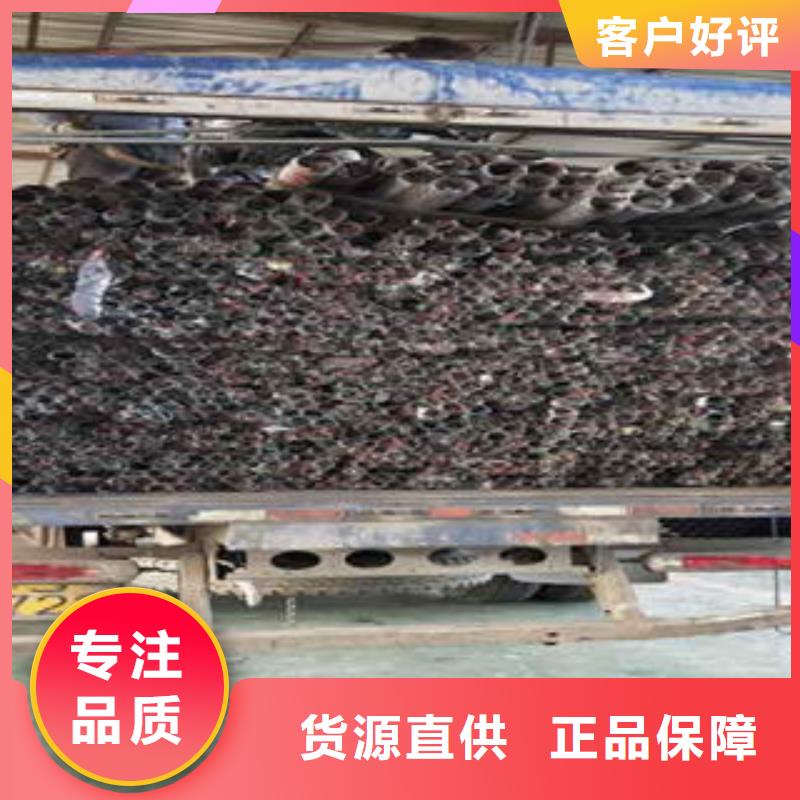 道路隔離欄桿不銹鋼橋梁防護(hù)欄桿廠家種類(lèi)豐富專業(yè)生產(chǎn)設(shè)備