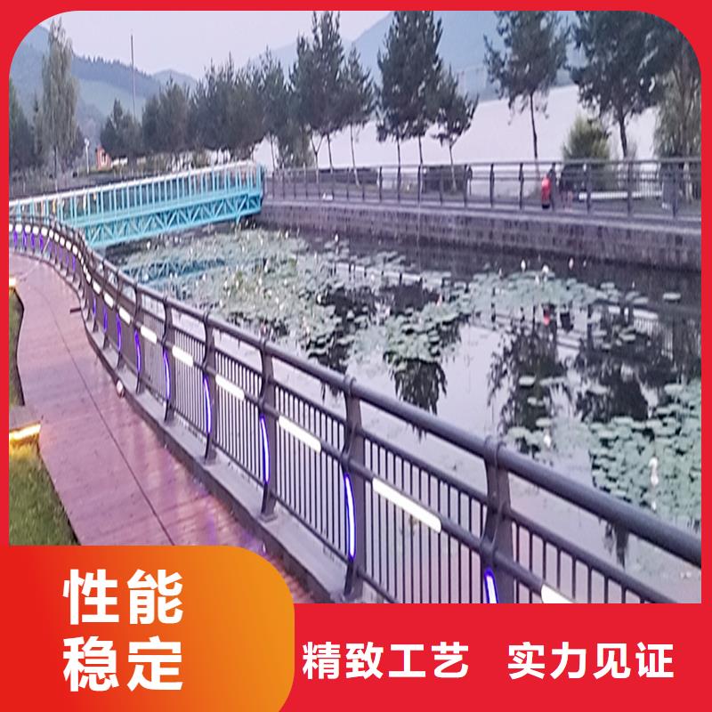 Q355B橋梁防撞欄桿廠家保質(zhì)保量橋梁護(hù)欄極速發(fā)貨