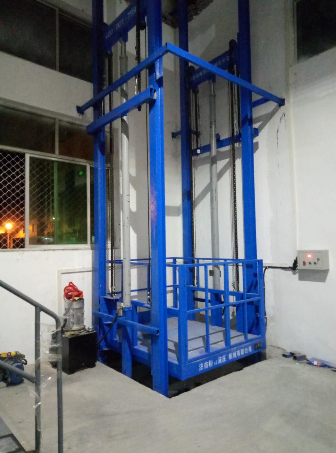 載貨電梯廠家電話