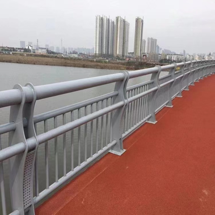 鋁合金景觀道路防護(hù)欄強(qiáng)度高耐磨損
