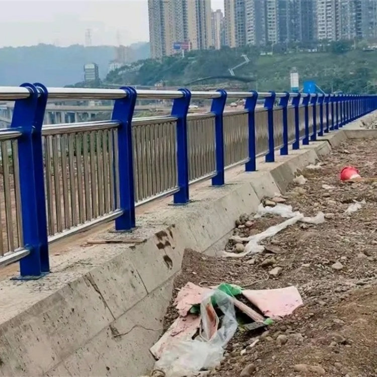 不銹鋼護欄鍍鋅防撞護欄品質無所畏懼