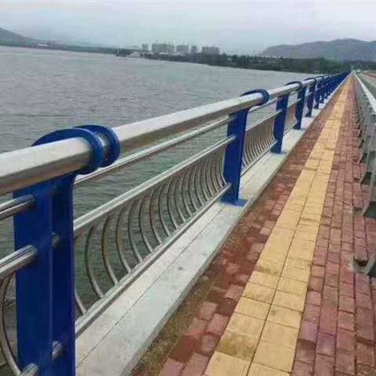 不銹鋼鋼索護欄大量訂做