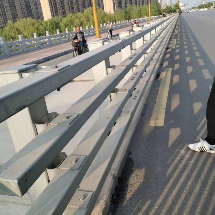 橋梁欄桿鑄鐵鑄鋼護欄