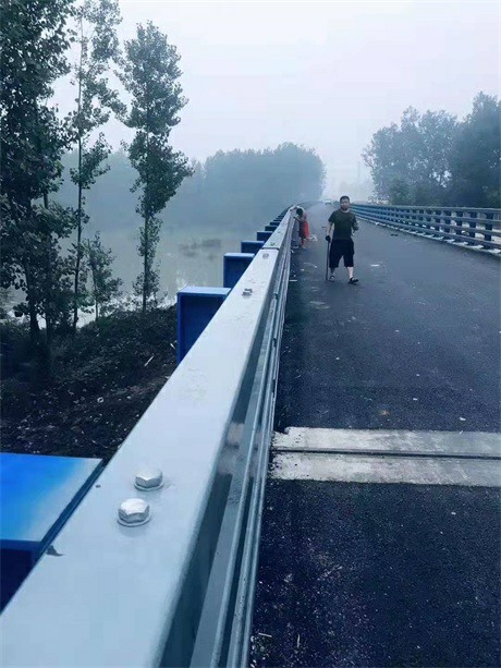 商洛LED燈光護欄廠家特惠