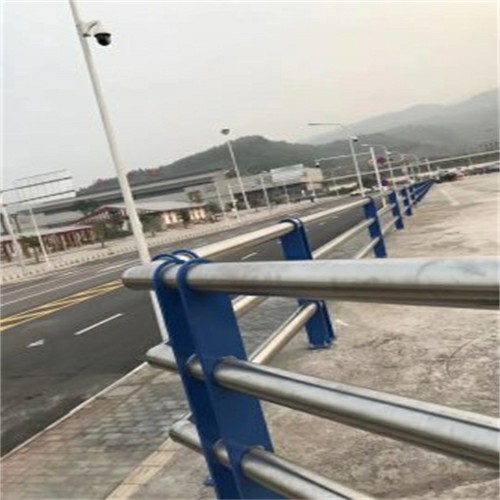 新疆南昌不銹鋼復合管護欄工藝精致