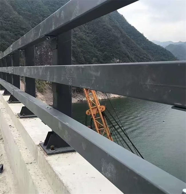 人行橫道隔離欄
圖片