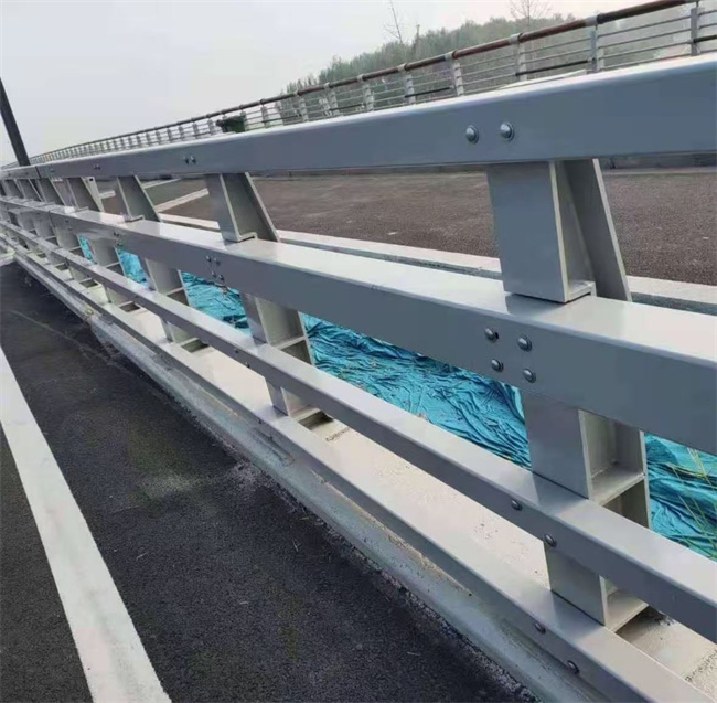 公路防撞燈光護欄工程質量穩定可靠
