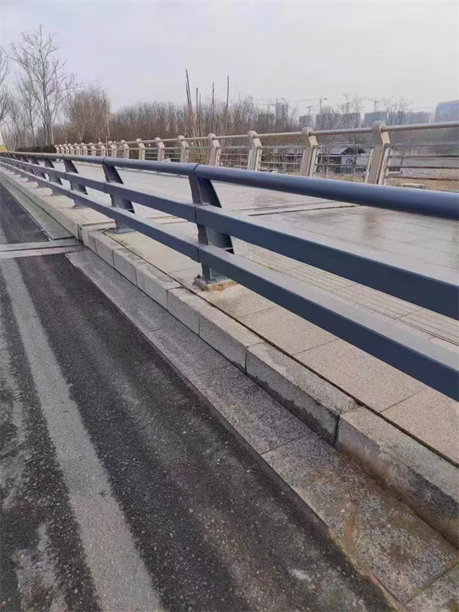 高鐵不銹鋼護欄技術