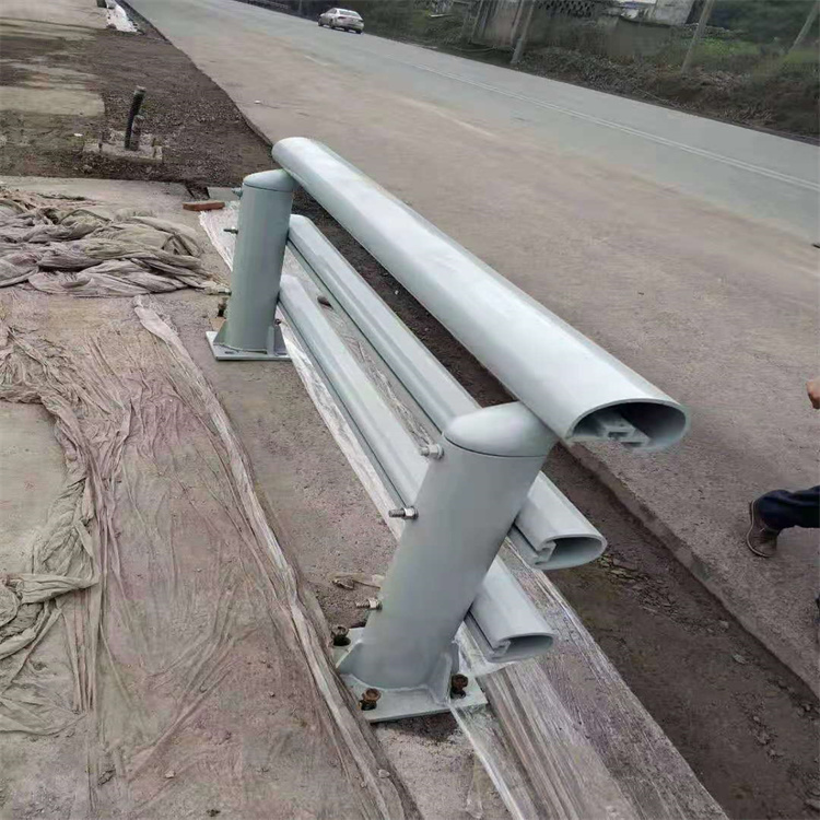 江蘇道路中間護欄噴塑鍍鋅