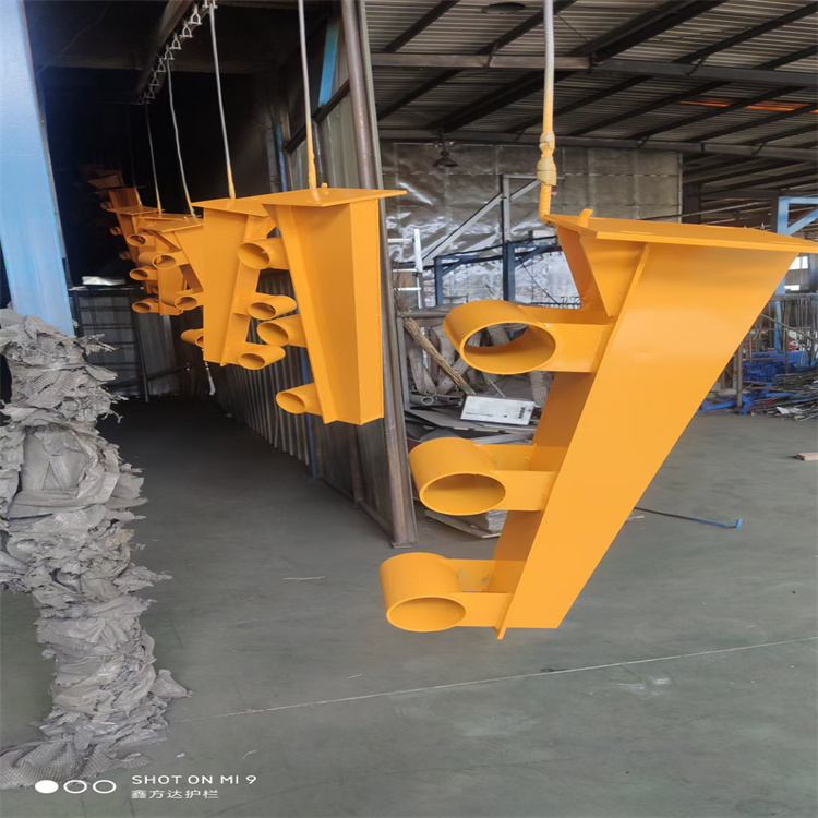 公路橋梁防護欄桿焊接工藝好細節(jié)嚴格凸顯品質