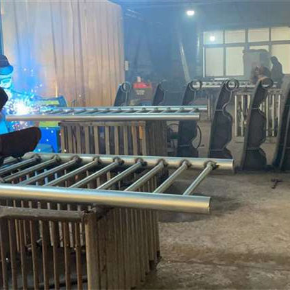 【護(hù)欄】鋼絲繩護(hù)欄品質(zhì)卓越