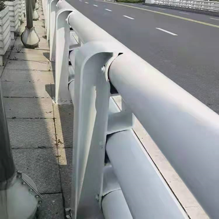 燈箱護欄廠家訂貨檢驗發貨