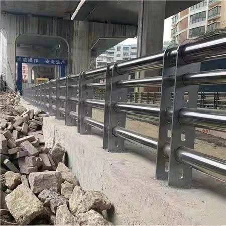 人行道護欄現(xiàn)貨熱銷市場行情