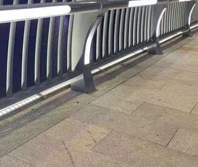 不銹鋼河道護欄結實可靠高質量高信譽