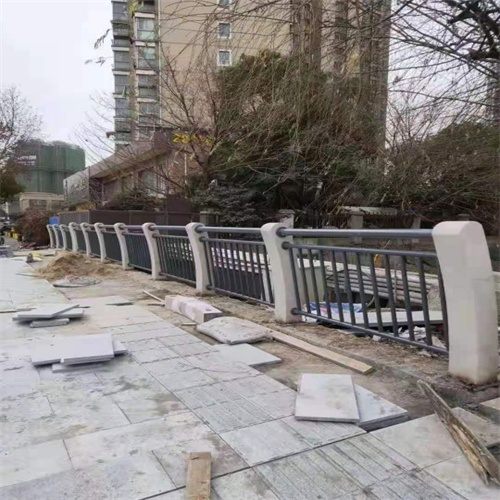 不銹鋼復合管河道護欄單價產地工廠