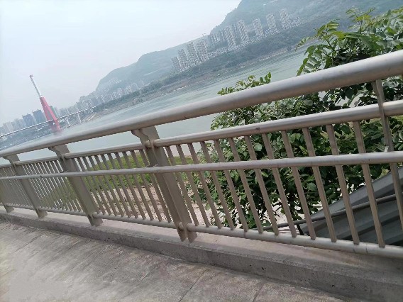 不銹鋼復合管不銹鋼復合管護欄欄桿廠家直銷供貨穩定同城制造商