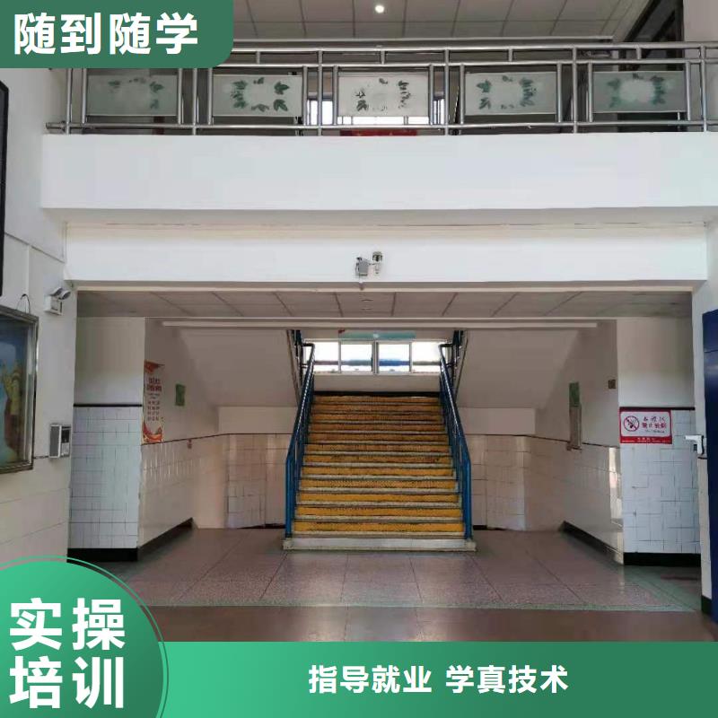 河北張家口萬(wàn)全廚師技校都有哪些畢業(yè)后學(xué)校管就業(yè)
