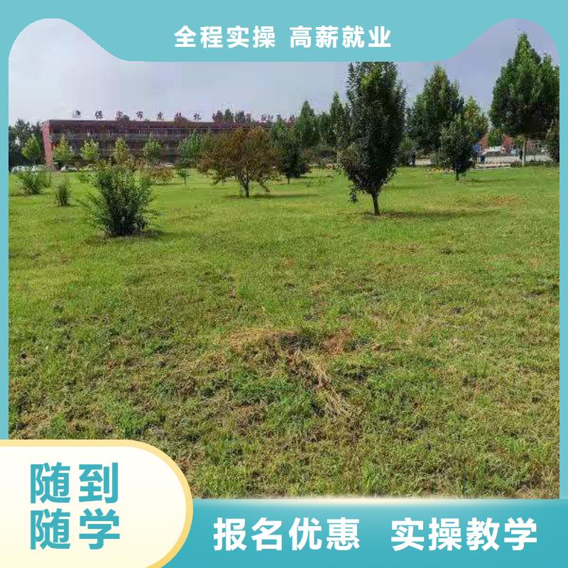 鉤機(jī)培訓(xùn)學(xué)校【虎振挖掘機(jī)】校企共建高薪就業(yè)