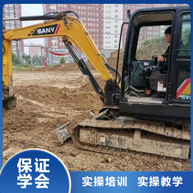 鉤機(jī)培訓(xùn)學(xué)校-廚師技校排名校企共建就業(yè)快