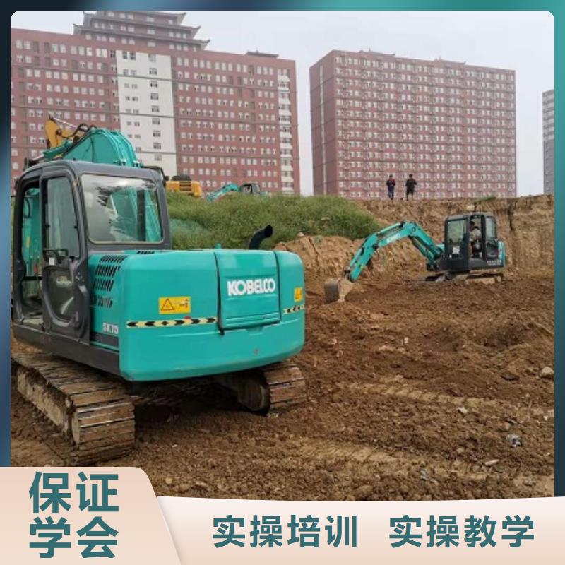 鉤機培訓學校汽修學校老師專業全程實操