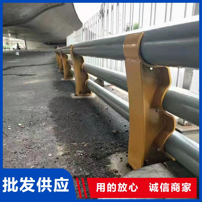 商洛不銹鋼碳素鋼復(fù)合管欄桿源頭好貨