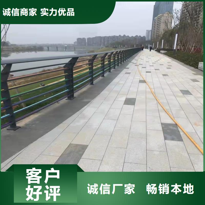 公園防撞護(hù)欄實(shí)力工廠放心選購專業(yè)生產(chǎn)設(shè)備
