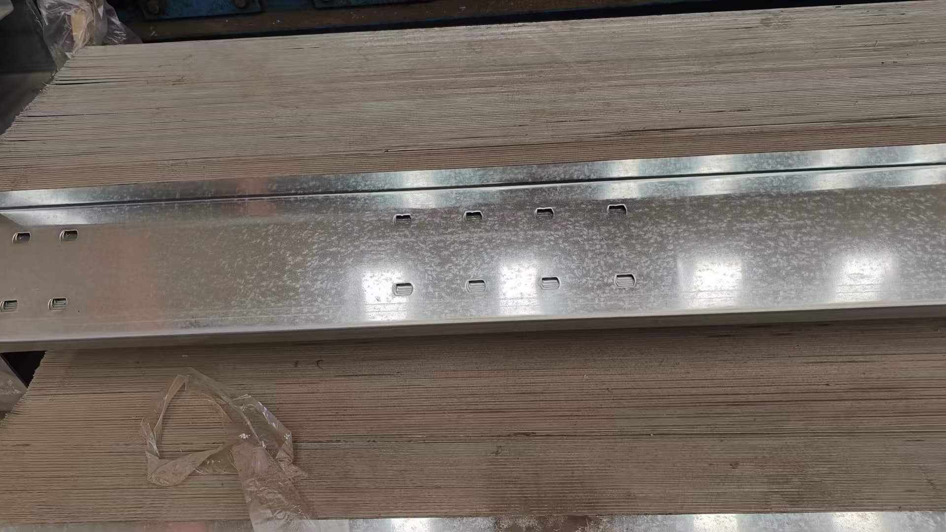 彩鋼瓦格型號無縫鋼管源頭直供工期短發貨快