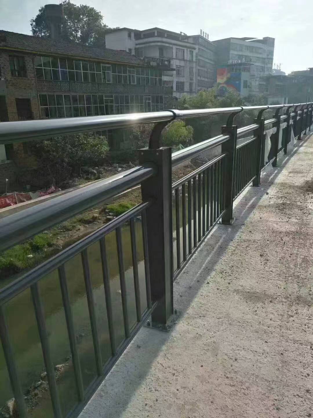 不銹鋼復合管樓梯欄桿品質有保障