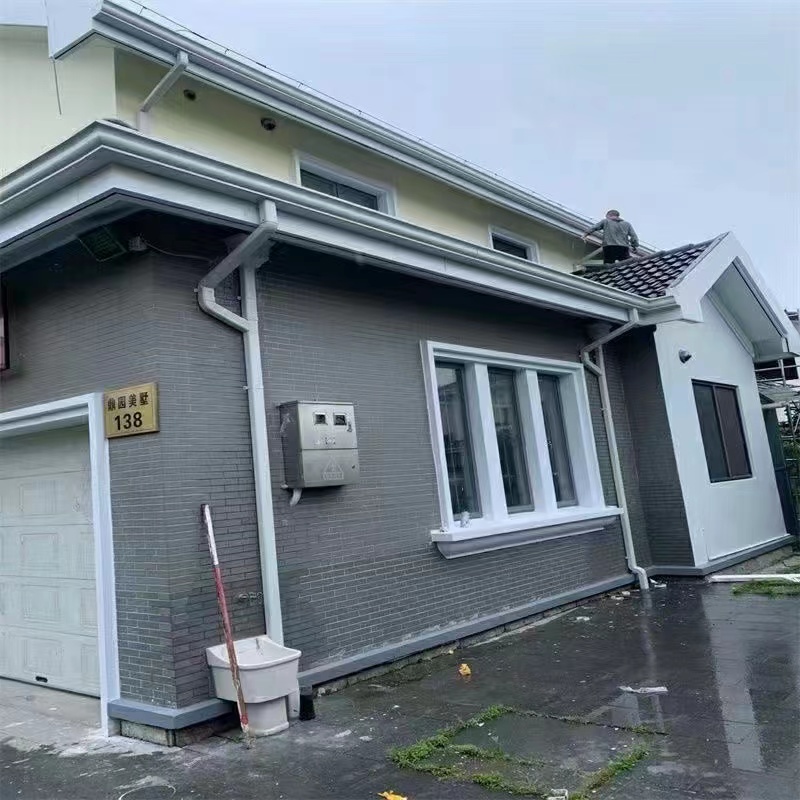 檐口彩鋁接水槽施工