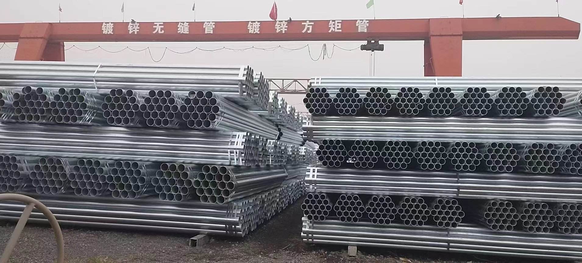 天津利達(dá)鍍鋅鋼管萬(wàn)噸庫(kù)存