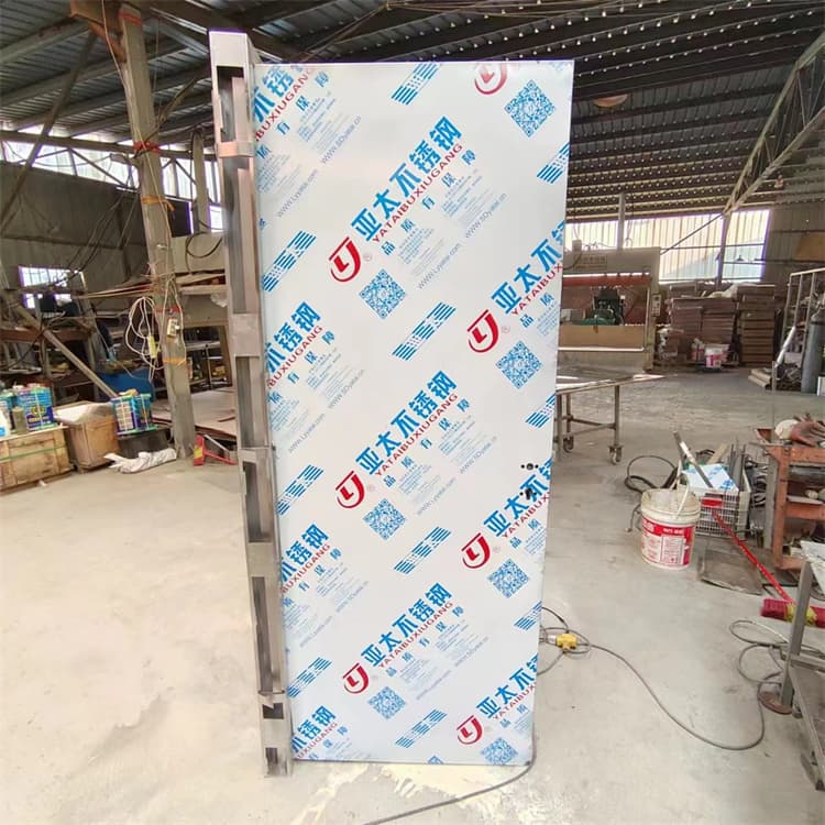 有現貨的電動感應鉛門生產廠家