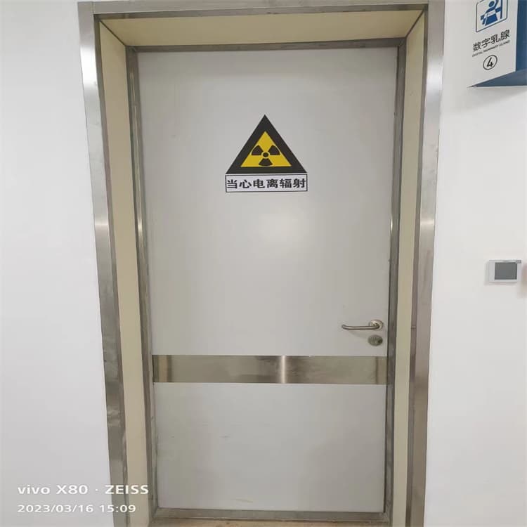 有現(xiàn)貨的子母鉛門基地質(zhì)量無憂