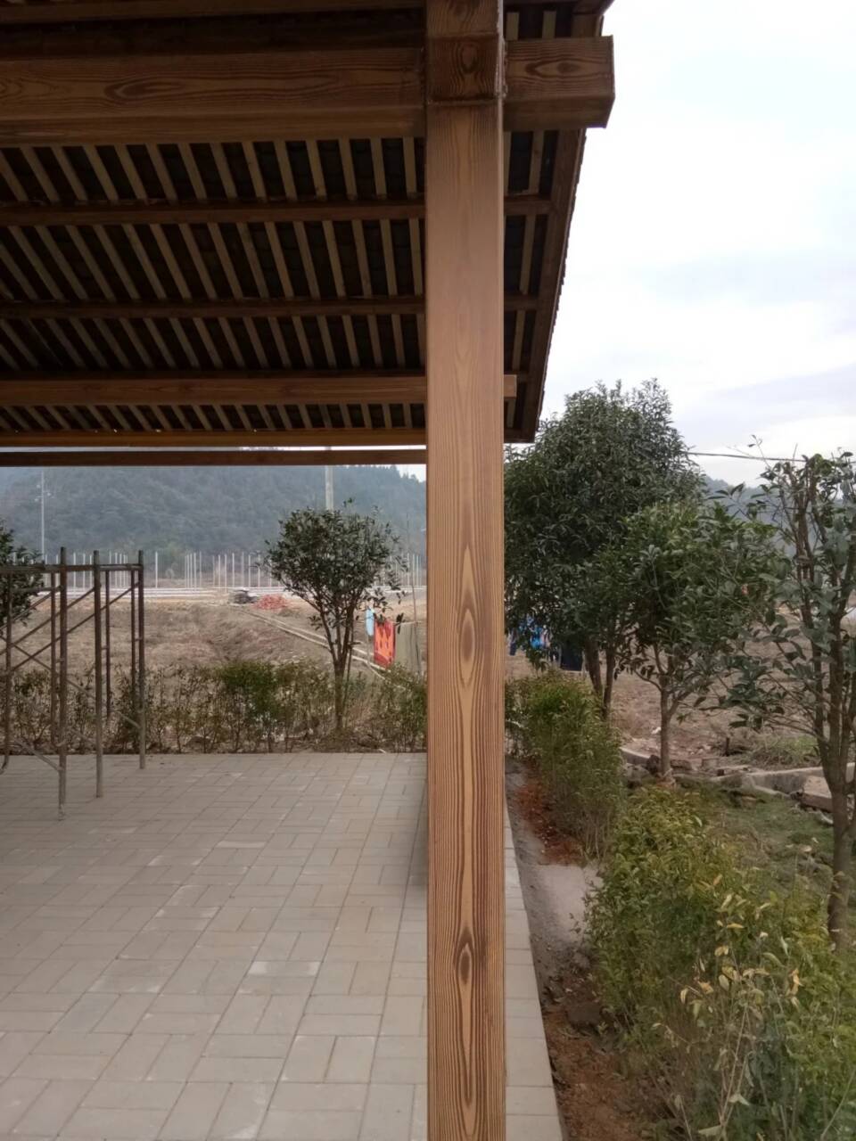 鋼結構金屬面木紋漆包工包料#方鋼圓管#長廊護欄#園林建筑
