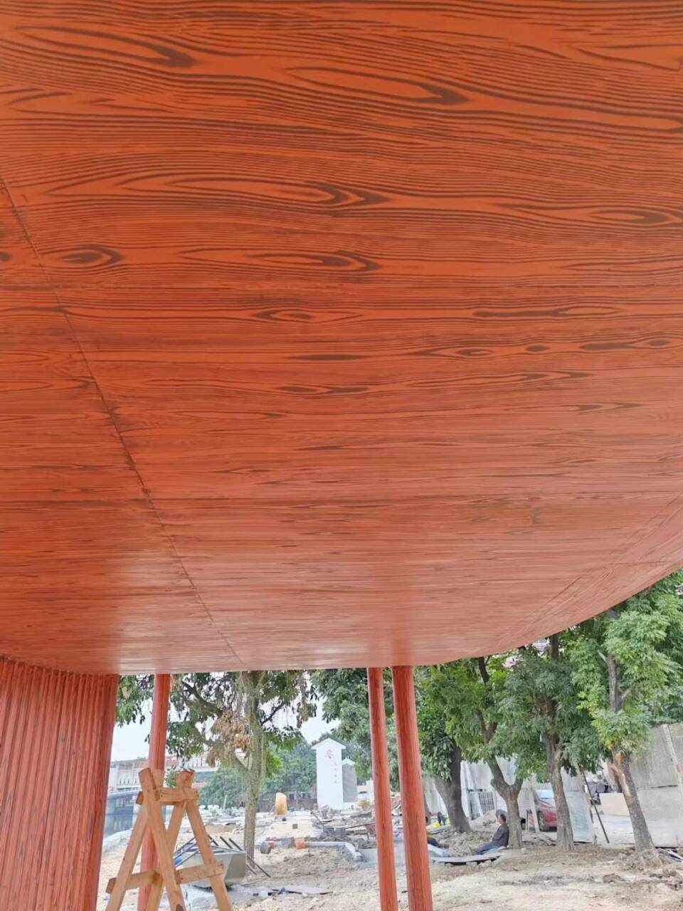 钢结构仿木纹漆，金属面木纹漆，镀锌管木纹漆全包施工价格