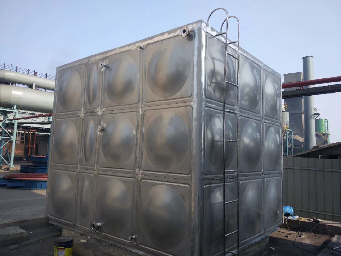 水箱圓柱形水箱按需定做嚴格把關質量放心