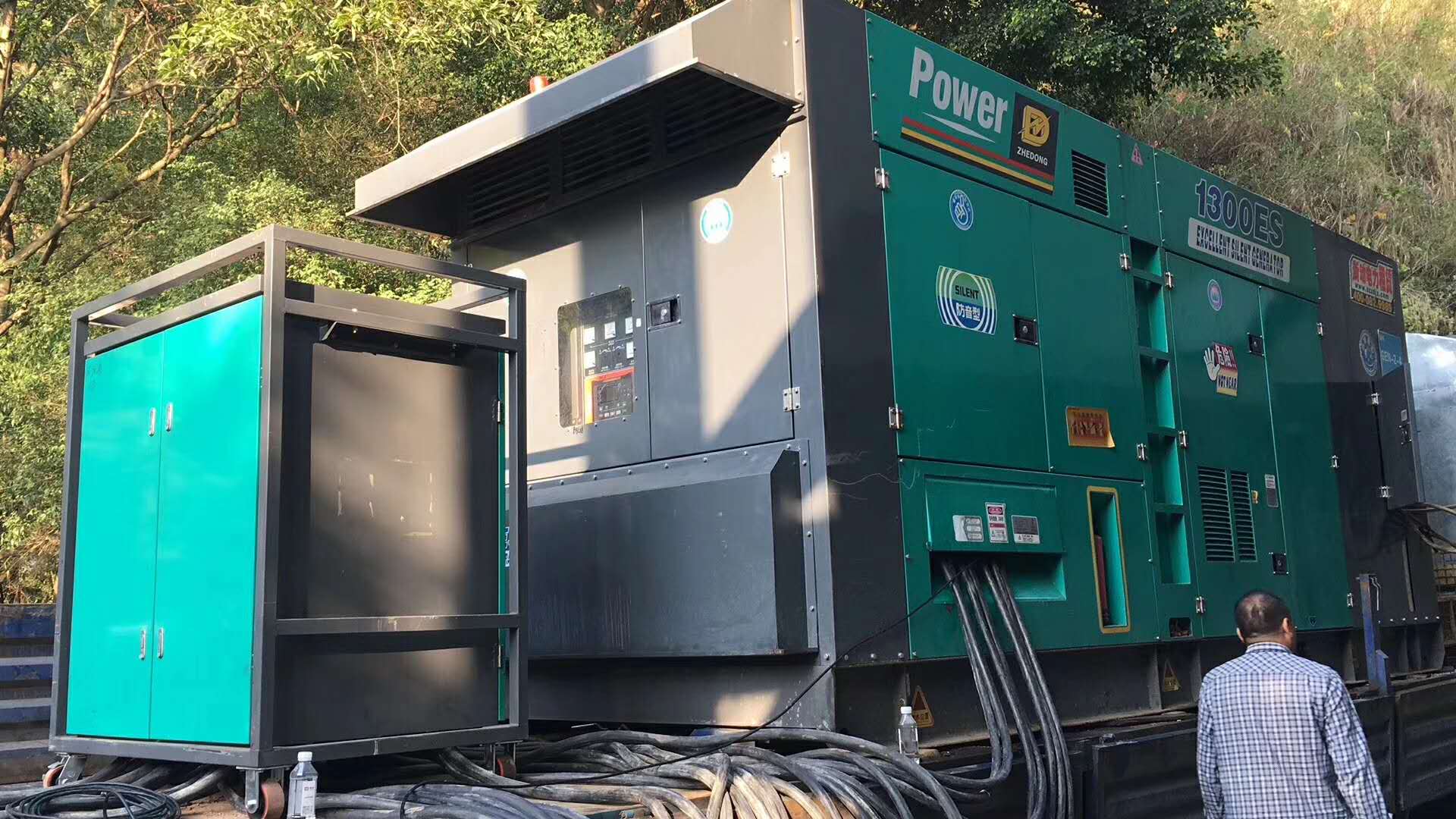 發(fā)電機(jī)出租租賃發(fā)電機(jī)電纜線出租備用電源出租應(yīng)急發(fā)電機(jī)出租120KW發(fā)電車租賃值得信賴當(dāng)?shù)厣a(chǎn)商