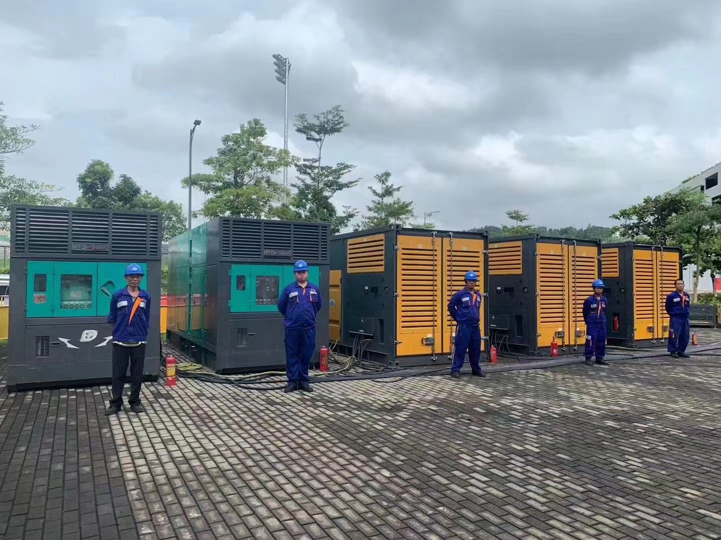 【200KW發電機出租租賃400KW發電機電纜線出租UPS電源出租】租賃發電機電話信譽良好