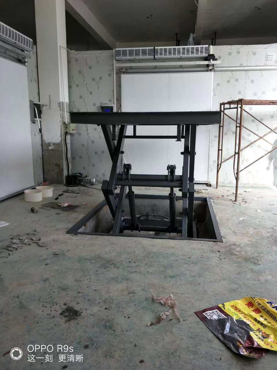 剪叉移動升降機團隊當地制造商