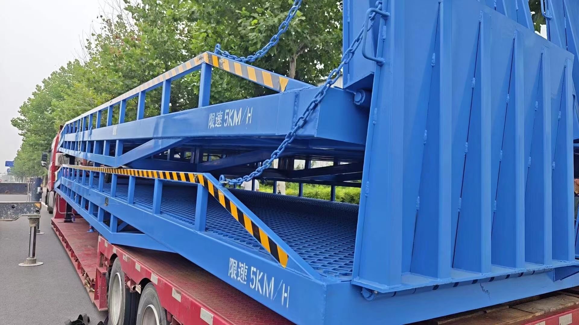 移動(dòng)式機(jī)械登車橋價(jià)格價(jià)格多種規(guī)格供您選擇