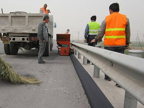 柴油路肩板滑模機