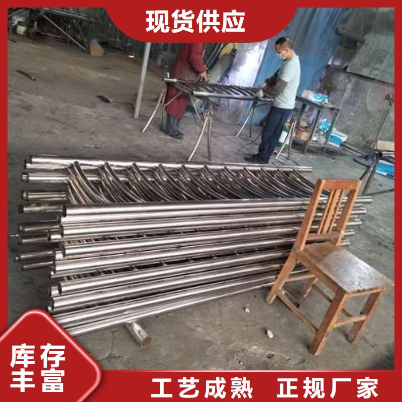 公路上的護欄大量現貨
