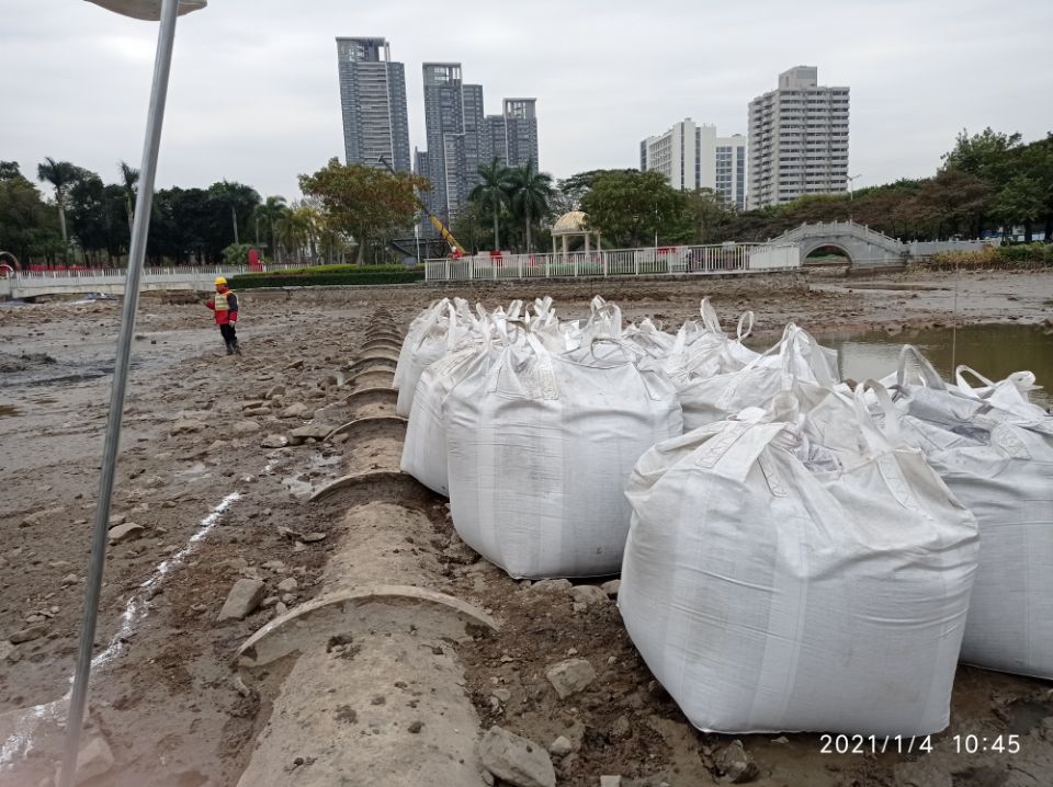 预拌流态固化土施工机械泥土固化剂必看